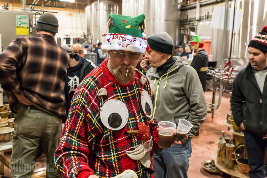 4 Elf Party - Dark Horse Brewing - 2014 -5