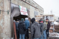 Folks picking up beer orders