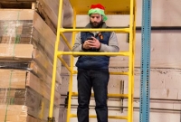 Santa survey's the crowd