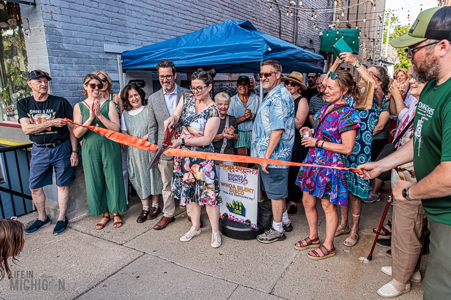 Chelsea Sounds & Sights on Thursday Nights - Chelsea Art Alley