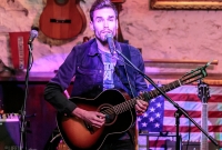 ChrisDuPont-JohnnysSpeakeasy-AnnArbor-MI-20160102-ChuckMarshall-002