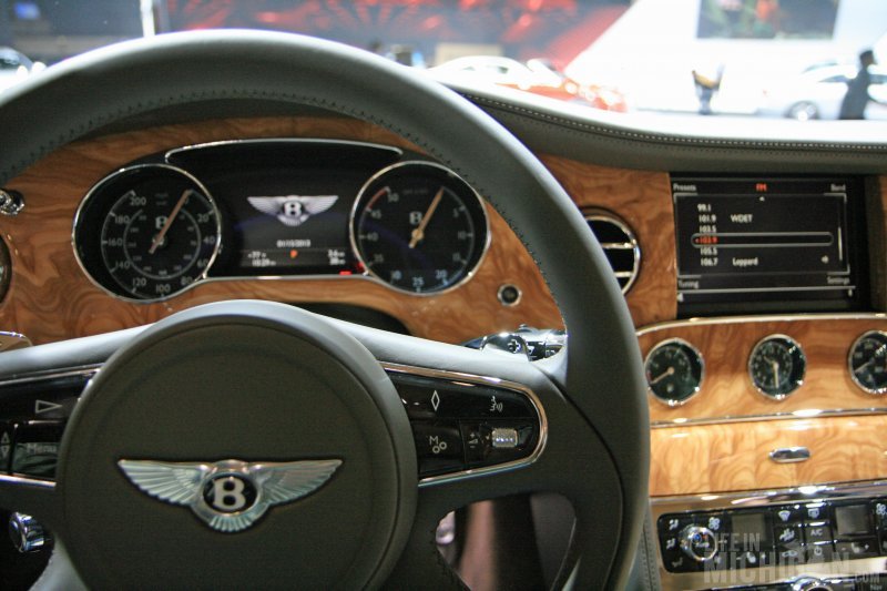 Bentley Mulsanne dash