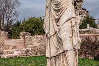 Italy-Rome-Colosseum-22