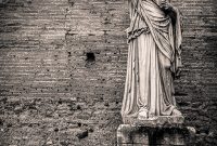 Italy-Rome-Colosseum-23