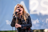 JenniferWestwoodandtheHandsomeDevils-TopOfThePark-AnnArbor_MI-20150703-ChuckMarshall-004