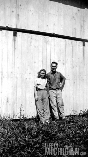 Betty and LDean on the Farm 