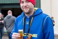Satisfied fest fan