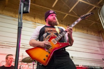 Lahnkolt hitting the stage hard!