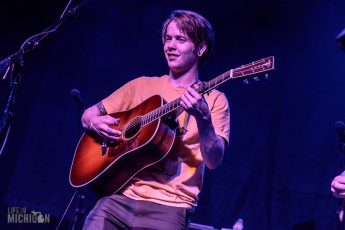 Billy Strings - Intersection-1