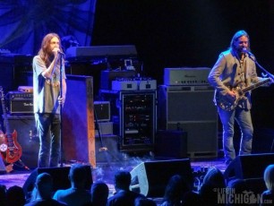 Chris and Rich Robinson - Black Crowes