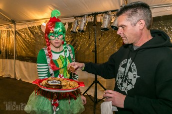 4 Elf - Dark Horse - 2015-99