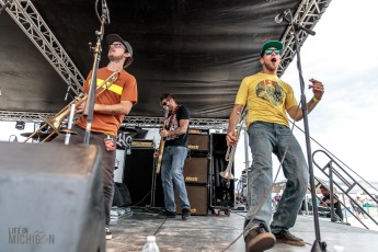 Burning Foot - Tropidelic