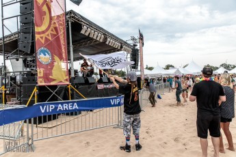 Burning Foot - Tropidelic