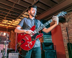 Captain Ivory - Bona Sera - Ypsi