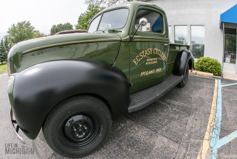 DedRabbits Lowbrow Artshow @ Redline Brewing