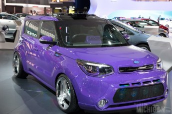 Funky purple Kia Soul with subs