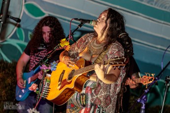 Grove-Sessions-Live-Nina-and-the-Buffalo-Riders-78