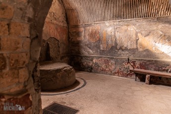 Italy-Pompeii-86