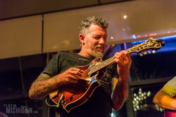 JasonDennieMarkLavengood-ChelseaAlehouse-Chelsea-MI-20151028-ChuckMarshall-004