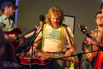 JasonDennieMarkLavengood-ChelseaAlehouse-Chelsea-MI-20151028-ChuckMarshall-017