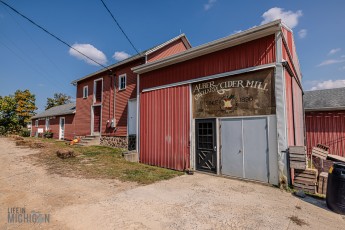 Alber Orchard & Cider Mill in Manchester
