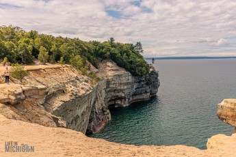 Pictured Rocks - Chapel Falls to Mosquito Falls hike