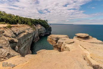 Pictured Rocks - Chapel Falls to Mosquito Falls hike
