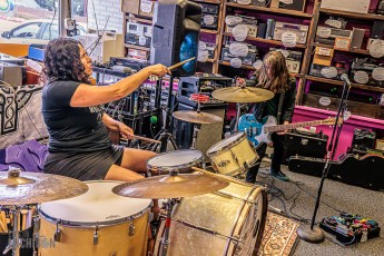 Rocking-at-Flipside-Records-2024-33